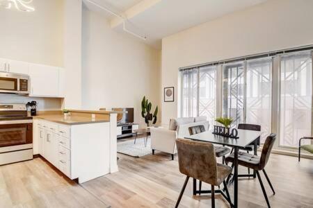 Cozysuites - 1Br With Direct Skybridge Access #1 Indianapolis Buitenkant foto