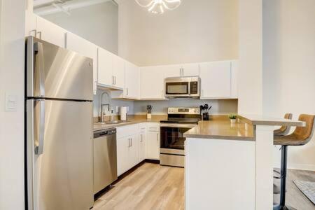 Cozysuites - 1Br With Direct Skybridge Access #1 Indianapolis Buitenkant foto