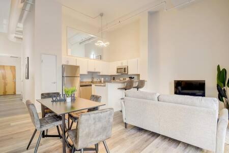 Cozysuites - 1Br With Direct Skybridge Access #1 Indianapolis Buitenkant foto