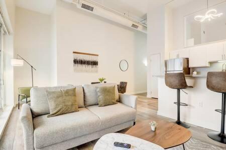 Cozysuites - 1Br With Direct Skybridge Access #1 Indianapolis Buitenkant foto